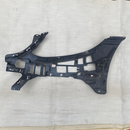 Mercedes C Ön Tampon Braketi 2058850865