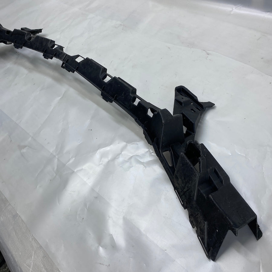 Mercedes C Ön Tampon Braketi A2058853365