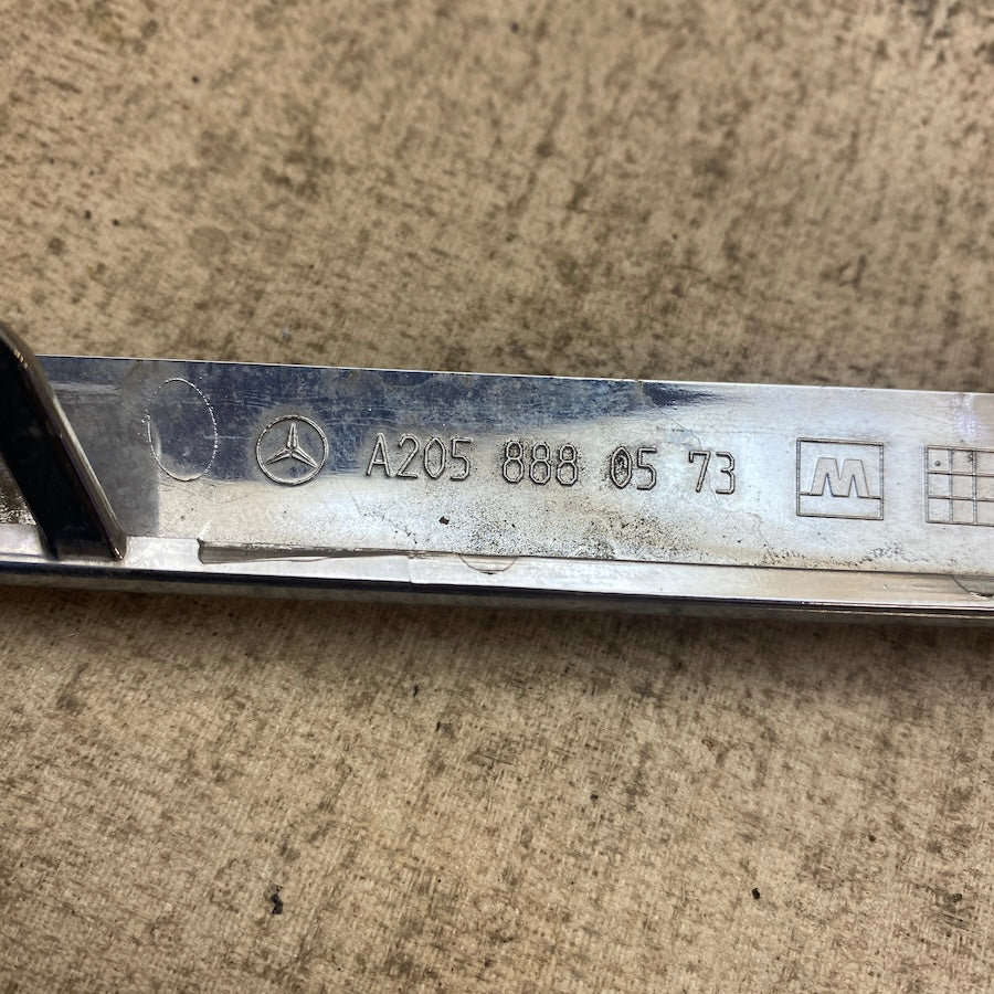 Mercedes C Serisi Ön Panjur Nikelajı Sol A2058880573