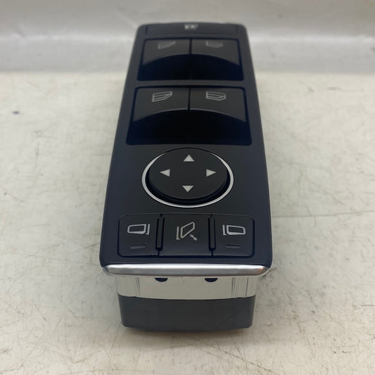Mercedes C Serisi W204 Cam Düğmesi 4lü A2049055402