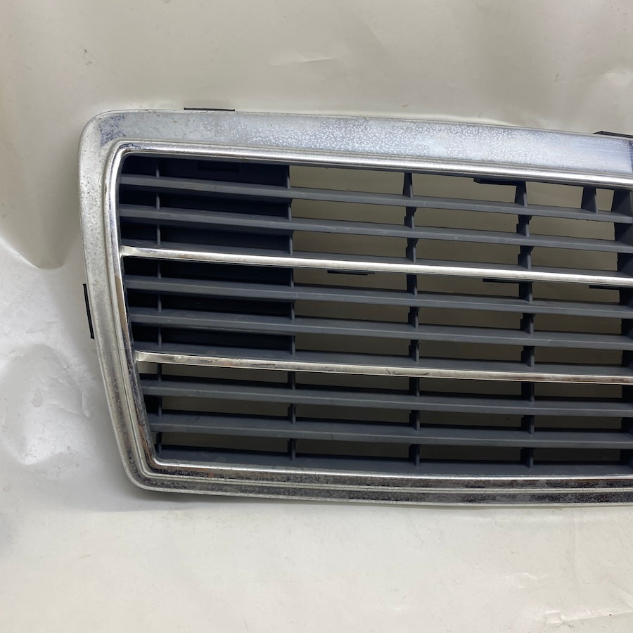 Mercedes C W202 Ön Panjur A2028880323
