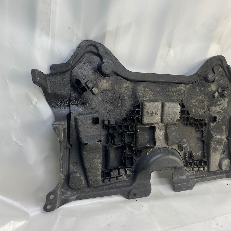 Mercedes C W204 Alt Muhafaza A2045203223 Orijinal Çıkma 2008-2013