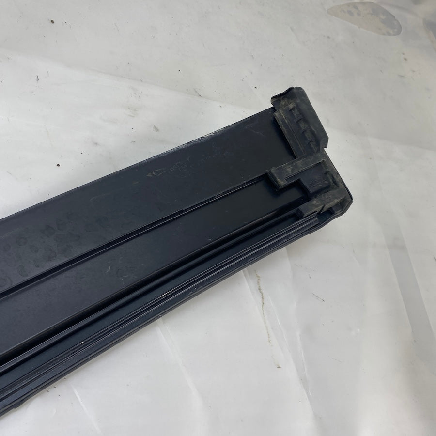 Mercedes C W204 Oluk Çıtası Sağ A2046901082 Orijinal Çıkma 2008-2014