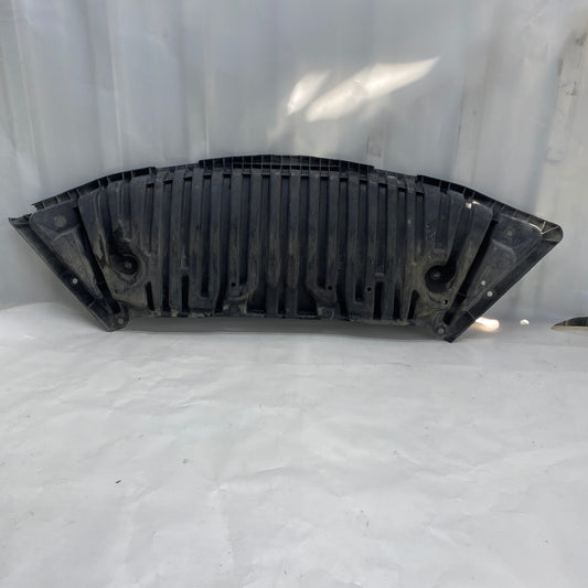 Mercedes C W204 W207 Ön Tampon Alt Muhafaza A2045200723 - En Uygun Oto Parça