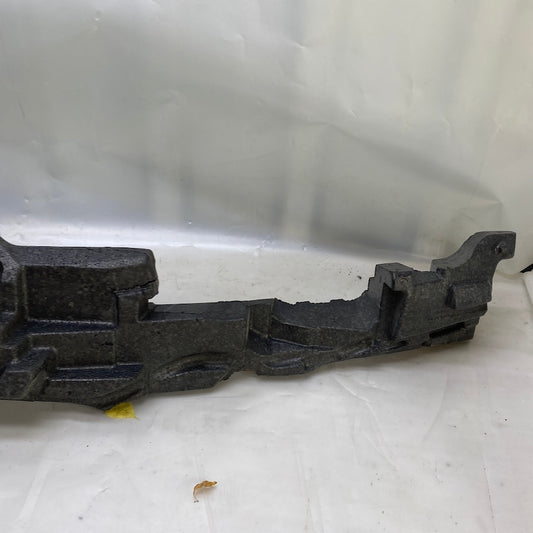 2013-2019 yılları arasında uyumlu Mercedes C W205 AMG ön tampon darbe emici.