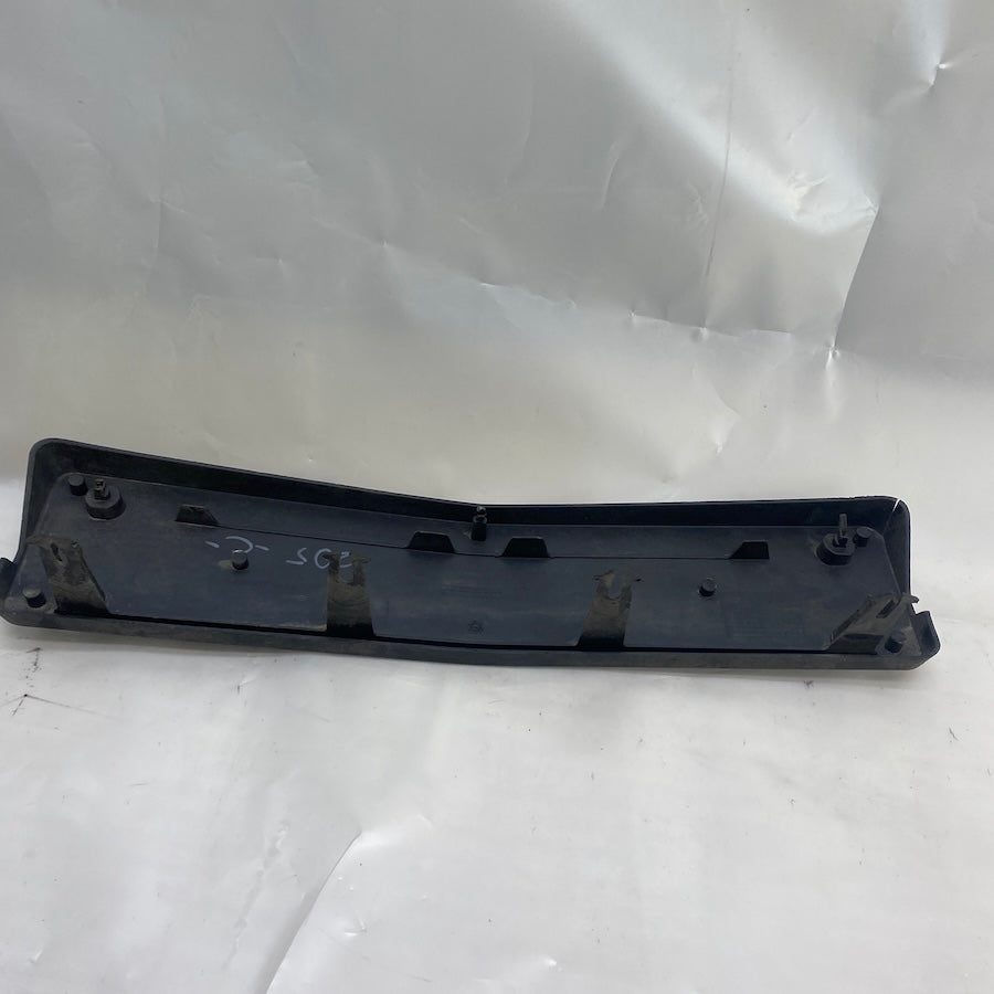 Mercedes C W205 AMG Plaka Altlığı Plakalık A2058171678 Orijinal Çıkma