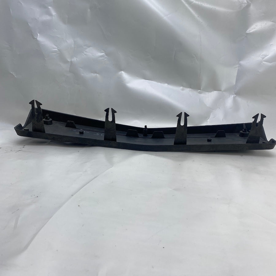 Mercedes C W205 AMG Plaka Altlığı Plakalık A2058171678 Orijinal Çıkma