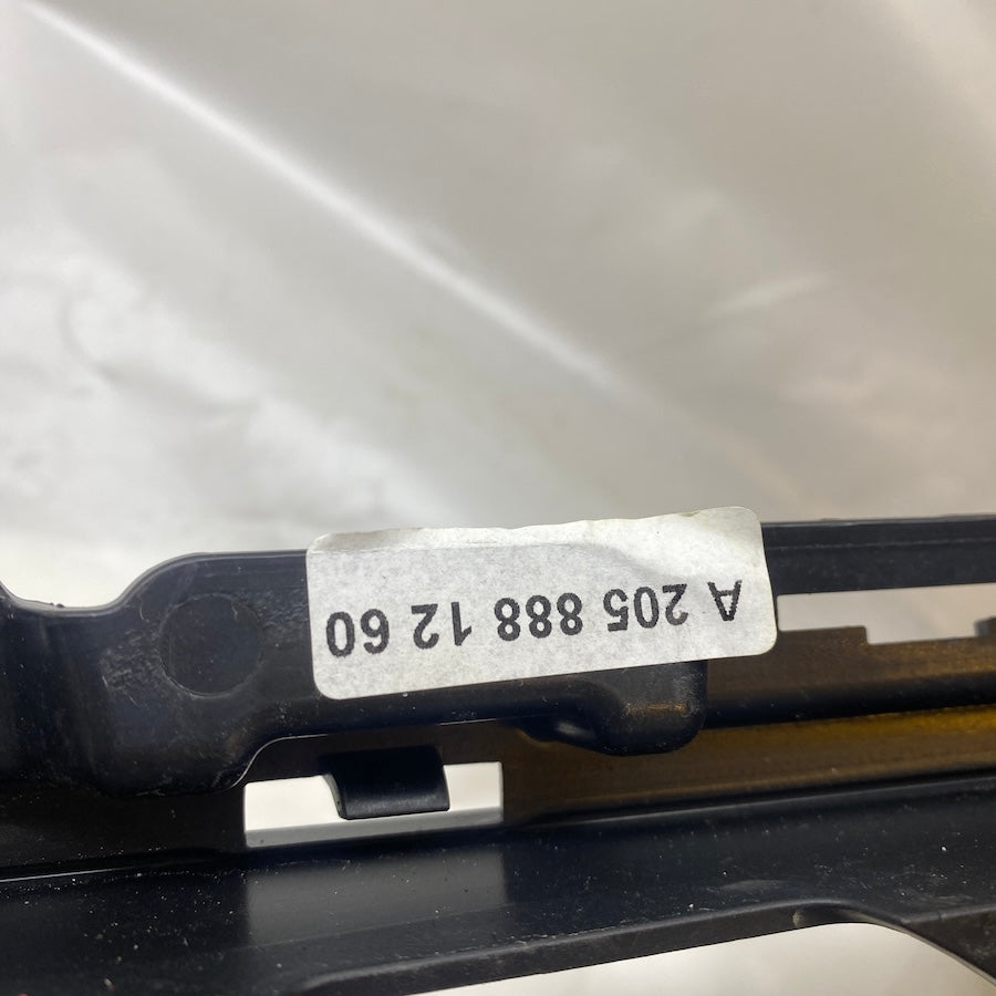 Mercedes C W205 Diamond Ön Panjur Kasası A2058881260