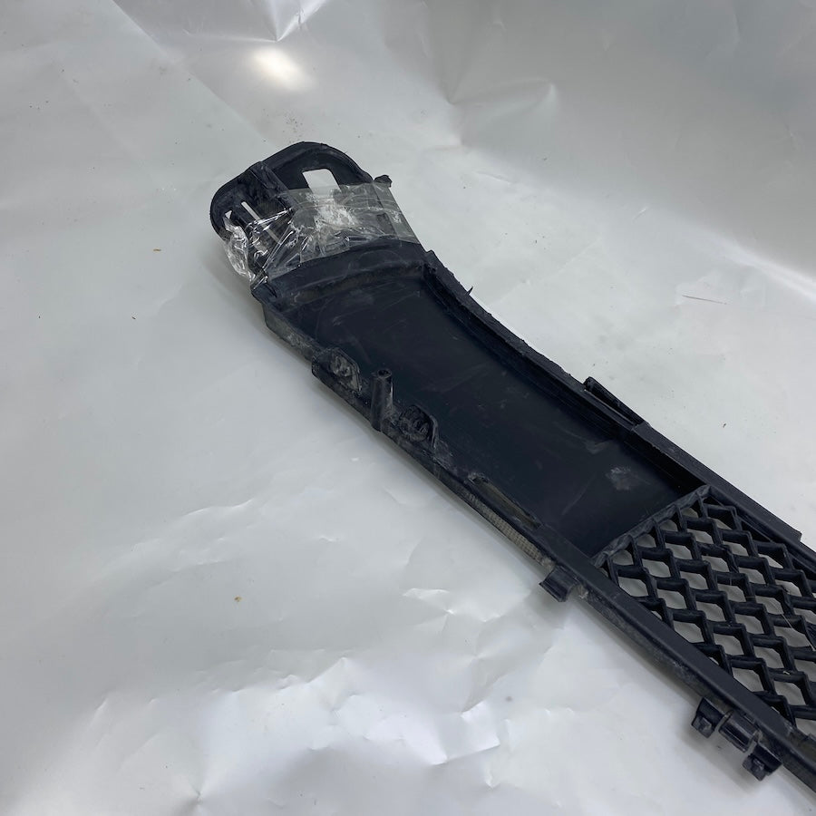 Mercedes E A213 W213 Tampon Izgara A2138858803