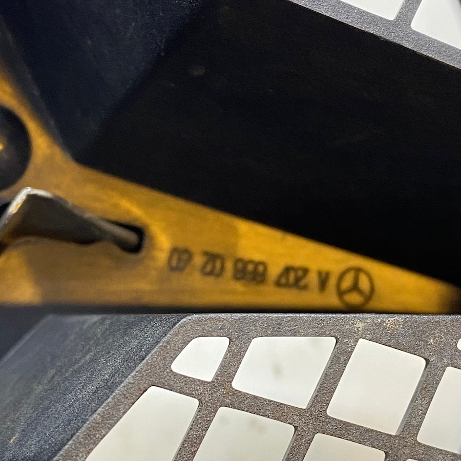 Mercedes E Coupe W207 Ön Panjur A2078880183