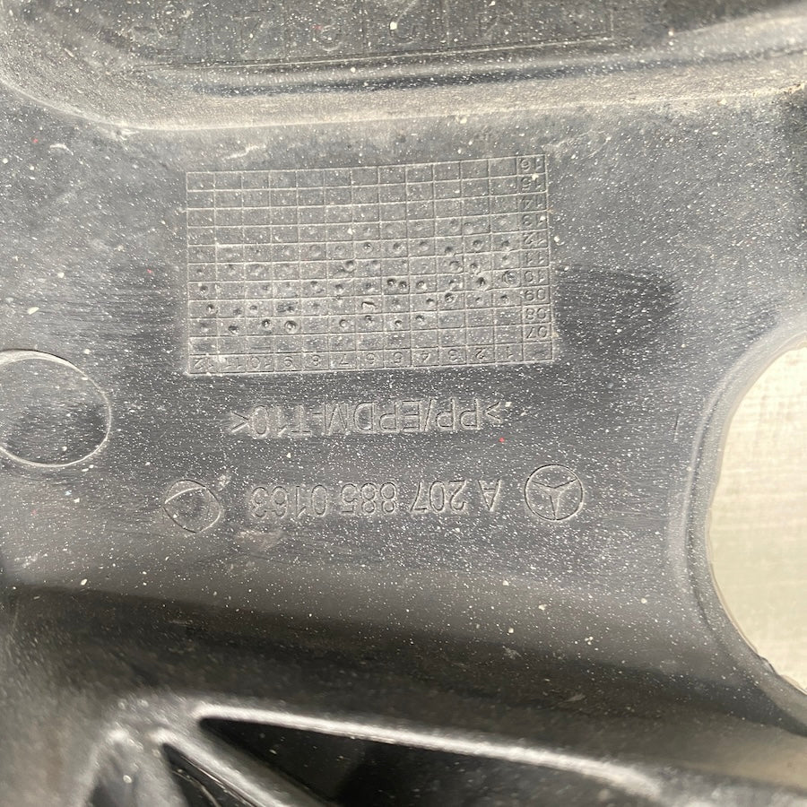 Mercedes E Ön Tampon Braketi 207-885-15-81