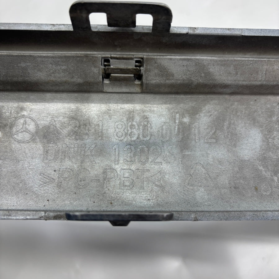 Mercedes E W211 Arka Tampon Orta Çıtası A2118800012