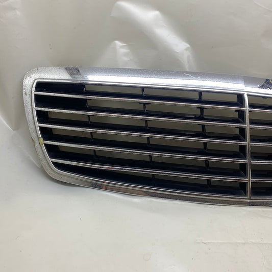 Mercedes E W211 Ön Panjur W2118800583