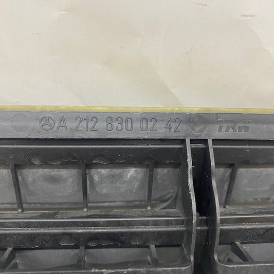 Mercedes E W212 Arka Havalandırma Menfez Kapağı En Uygun Oto Parça