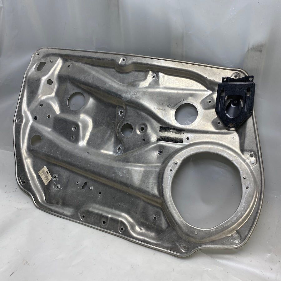 Mercedes E W212 Ön Sol Kapı Paneli 981692-105 Orijinal Çıkma 2009-2016