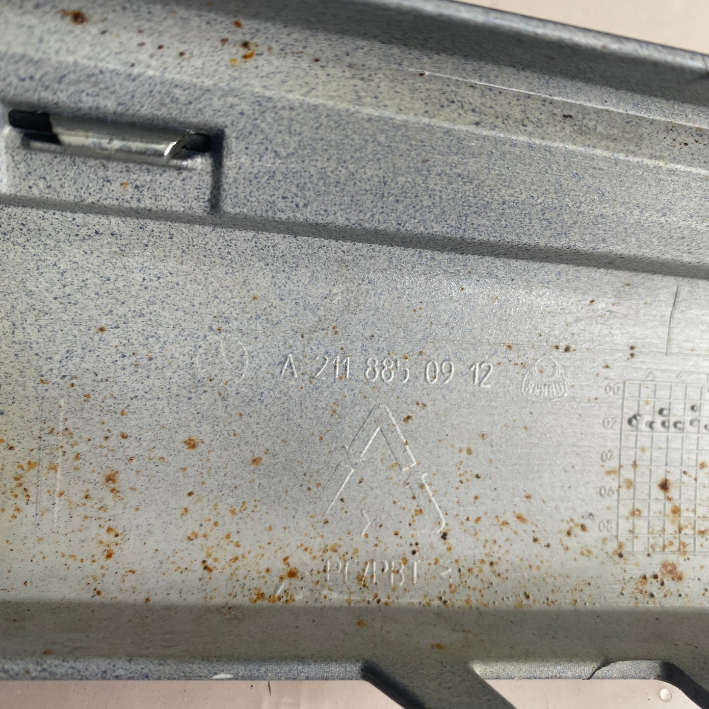 Mercedes E W211 Ön Tampon Çıtası A2118801012