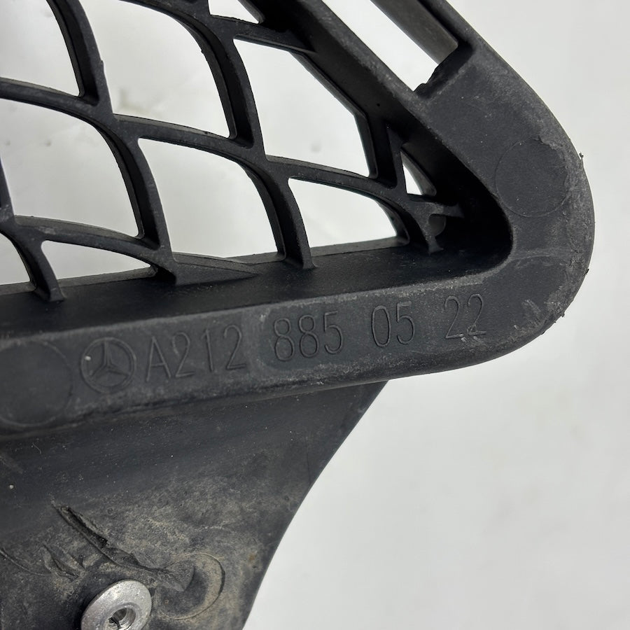 Mercedes E W212 Ön Tampon Orta Alt Izgara A2128850522