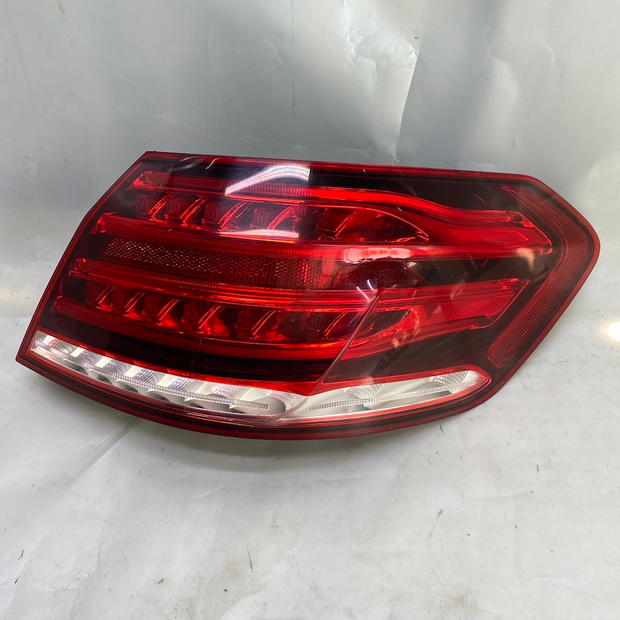 Mercedes E W212 2013-2016 arası uyumlu sağ stop lambası, orijinal sökme parça