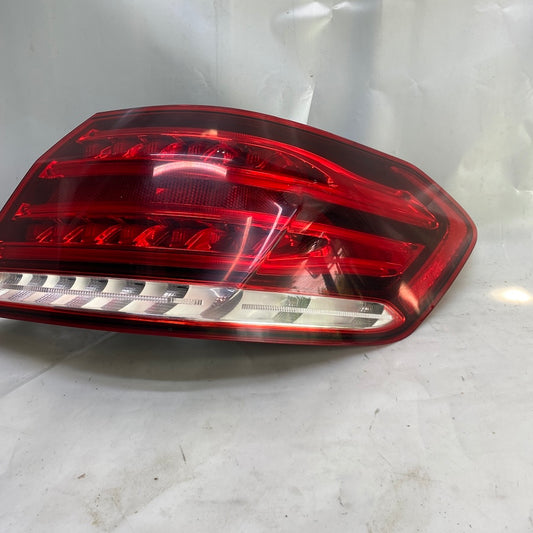 OEM kodu A2129060803 olan Mercedes W212 sağ arka stop lambası