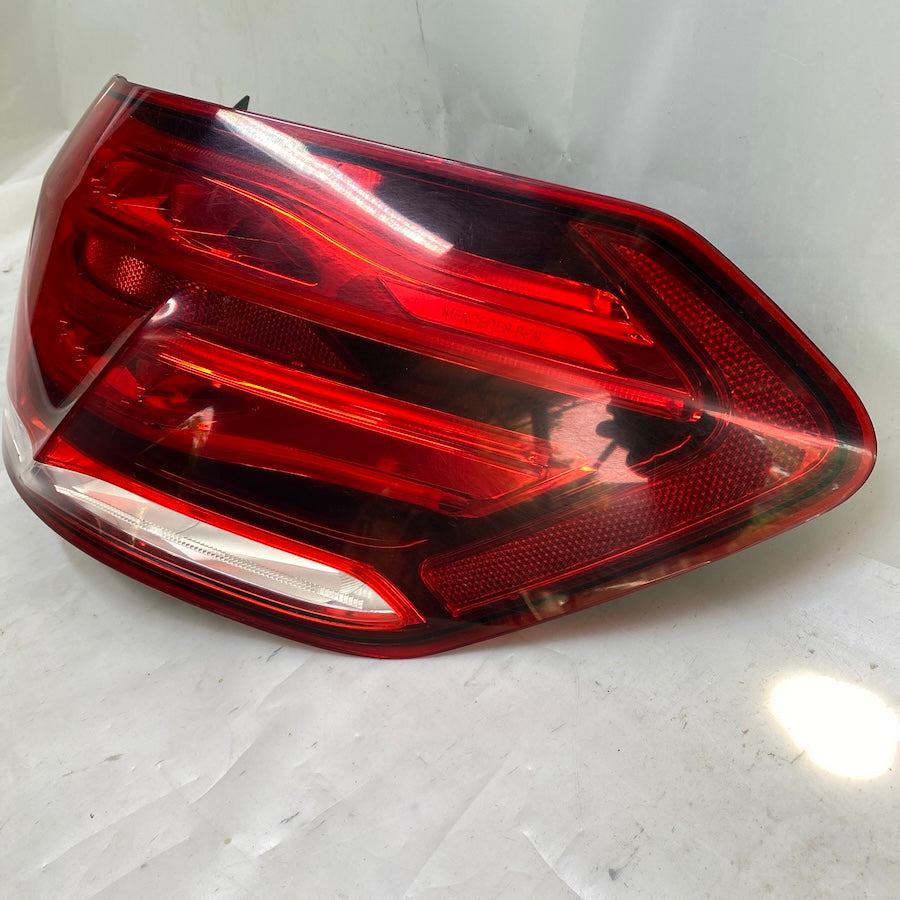 Mercedes W212 kasa sağ stop lambası, çıkma ve çalışır durumda yedek parça