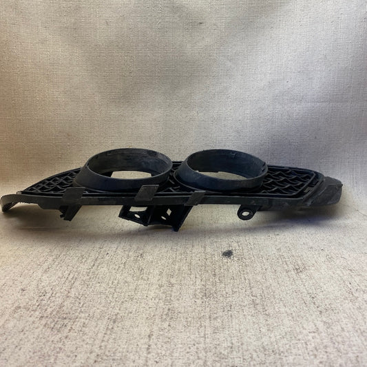 Mercedes E W212 Sis Far Çerçevesi A2128850823