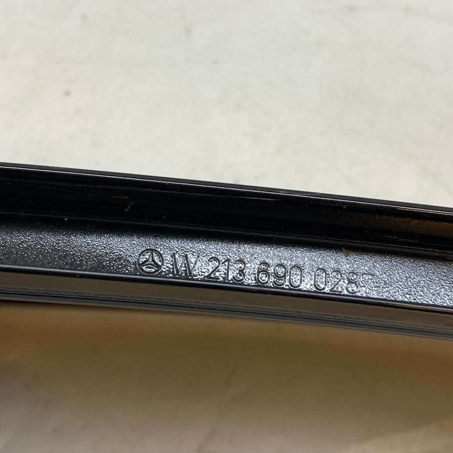 Mercedes E W213 AMG Arka Sağ Kapı Direk Çıtası A2136900287