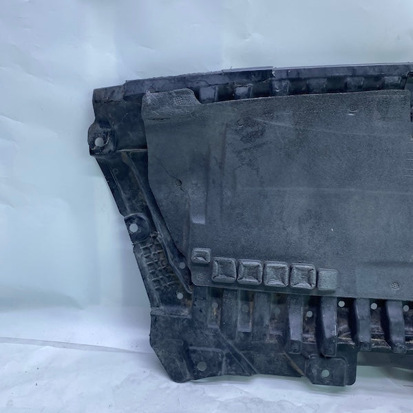 Mercedes E W213 Ön Tampon Alt Muhafaza Yarasa Bakaliti