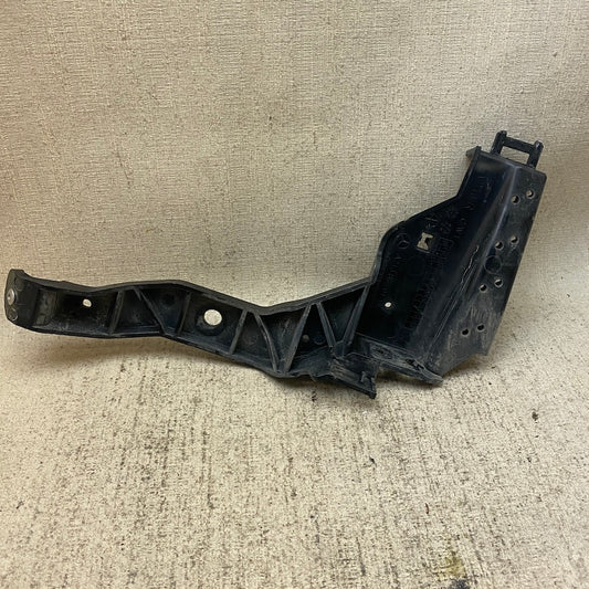 Mercedes E W213 Sağ Egzoz Braketi A2138850114