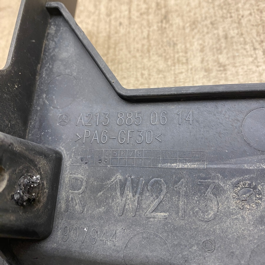 Mercedes E W213 Sağ Egzoz Braketi A2138850614