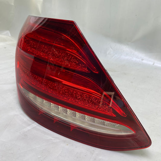W213 kasa Mercedes E sınıfı araçlar için sol arka stop lambası, OEM kod: W2139067700