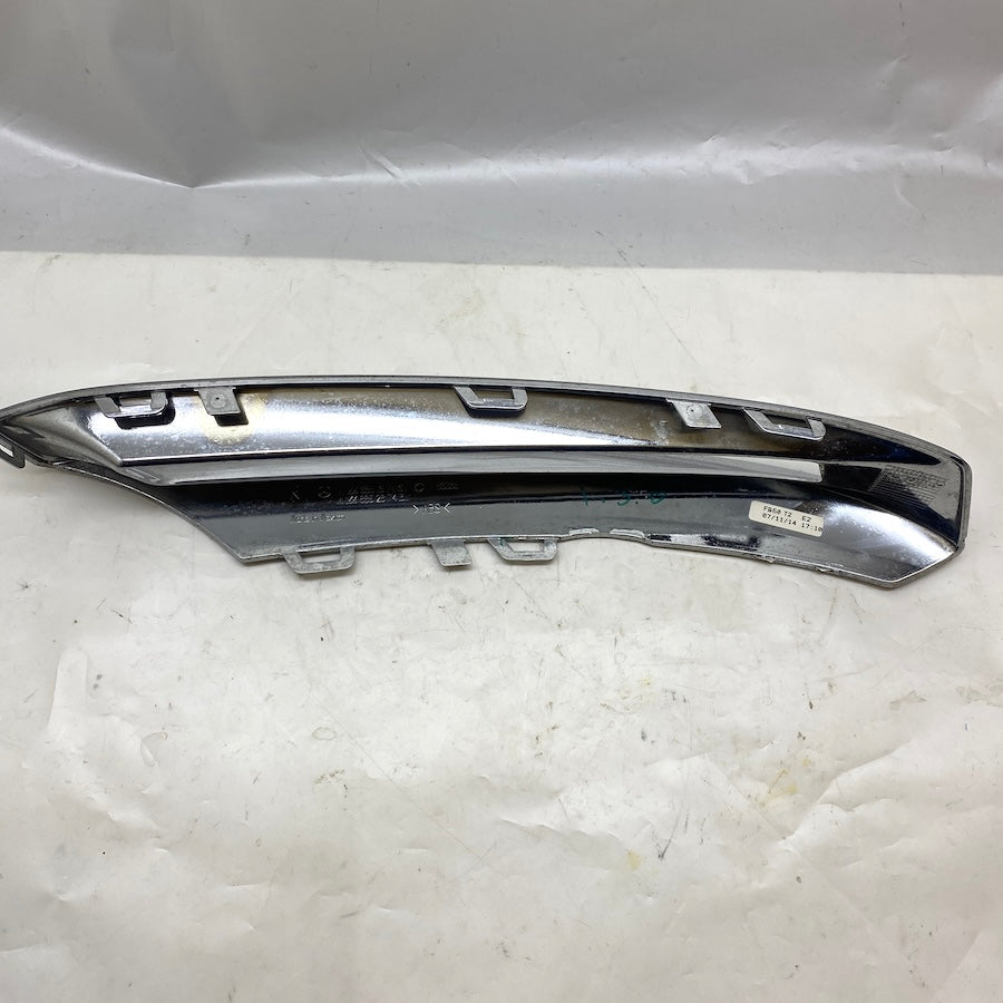 Mercedes ML W166 Ön Sağ Gündüz Far Çerçevesi A1668851874
