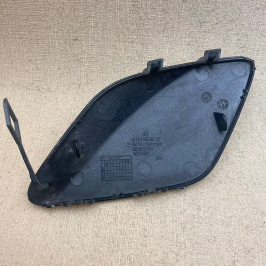 Mercedes W176 Ön Tampon Çeki Demir Kapağı