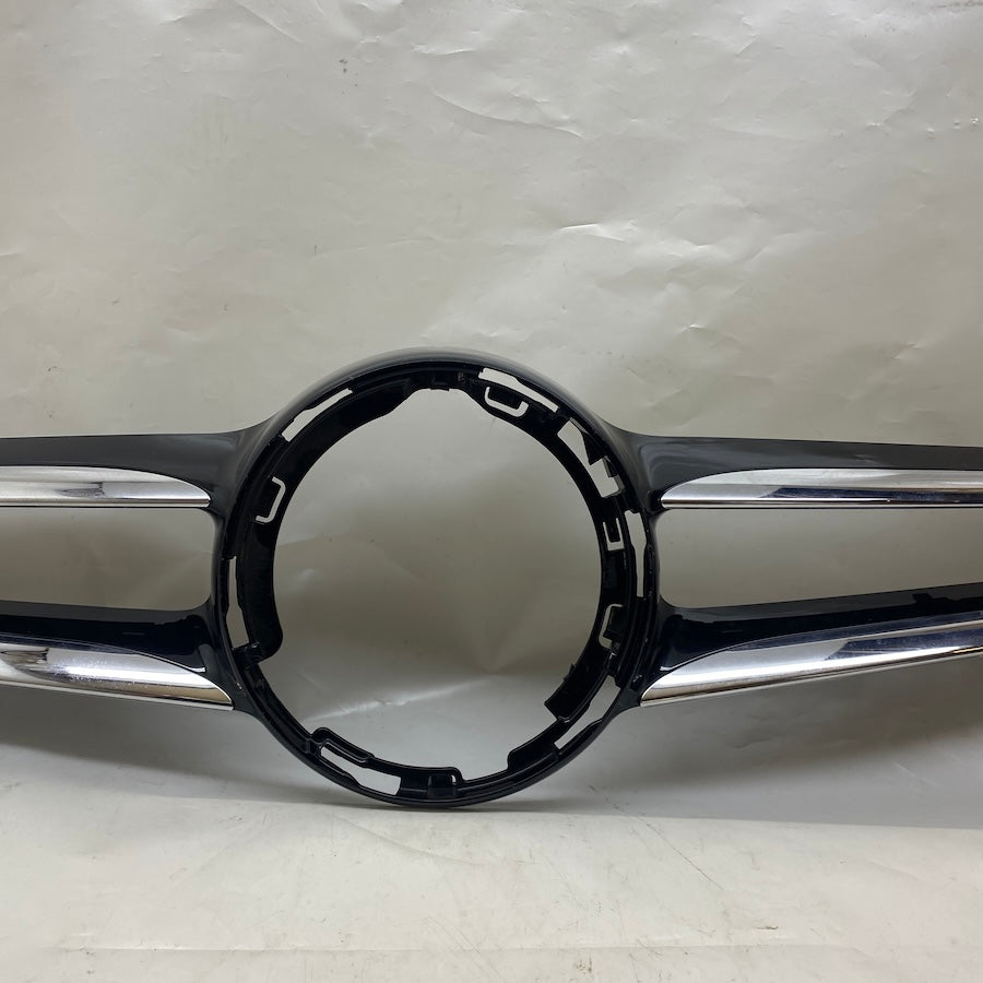 Mercedes W205 Ön Panjur Çıtası A2058880900