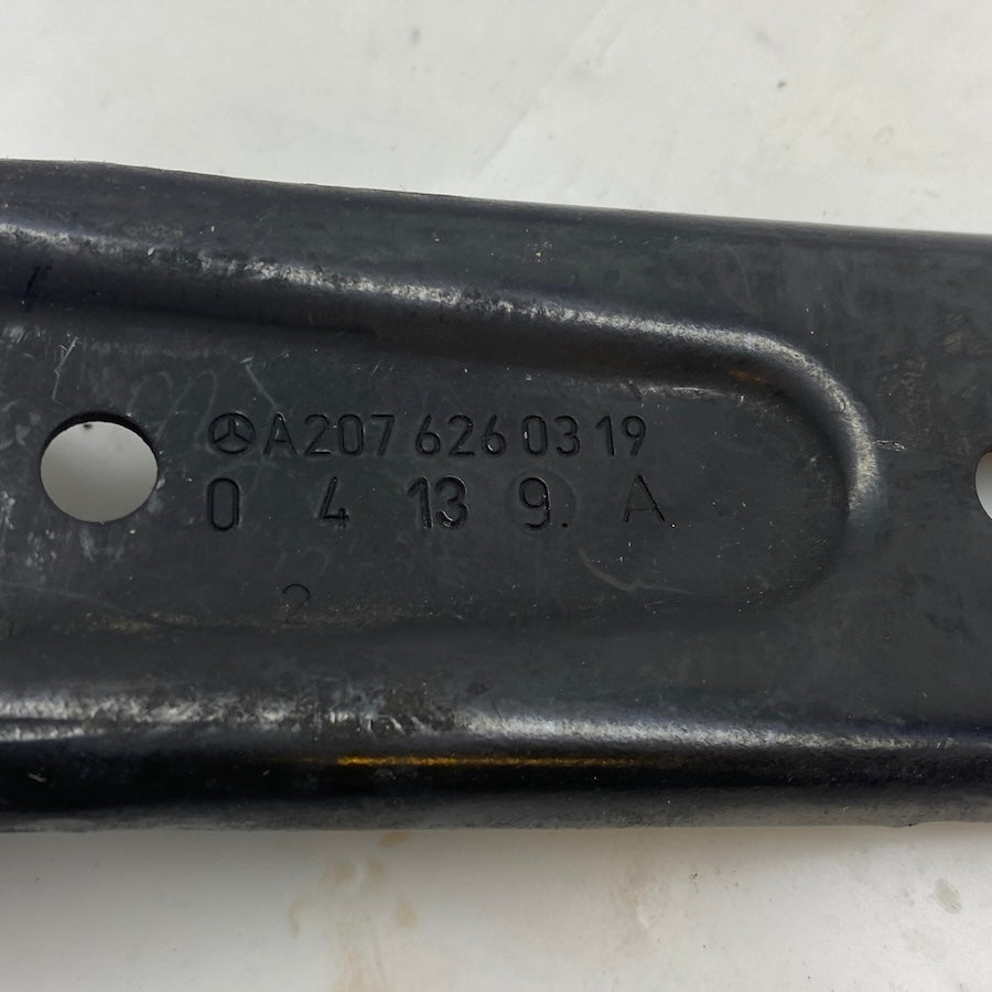 Mercedes W207 Radyatör Ayağı Montaj Braketi A207 6260319 En Uygun Oto Parça
