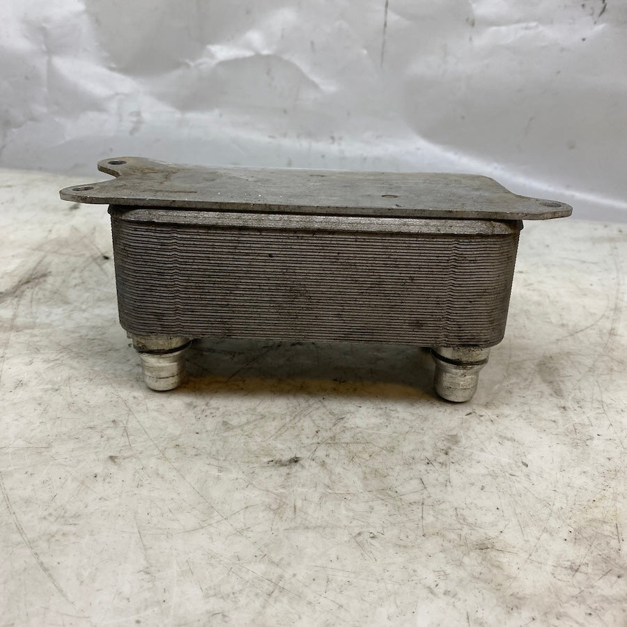 Mercedes E W212 Yağ Soğutucu A0995002300