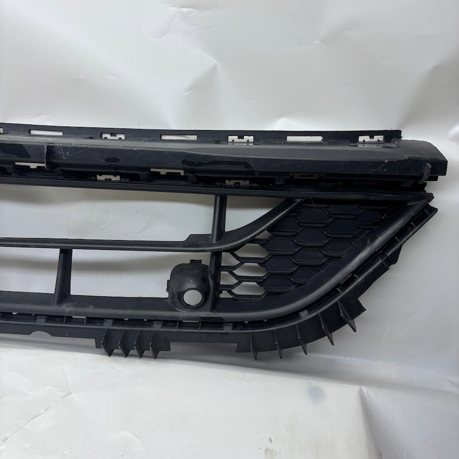 Mercedes W247 Ön Tampon Orta Izgara A2478856003