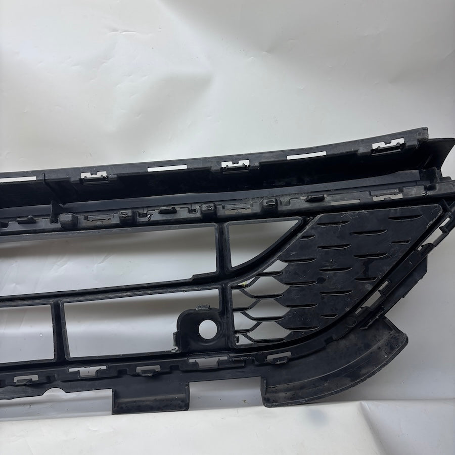 Mercedes W247 Ön Tampon Orta Izgara A2478856003