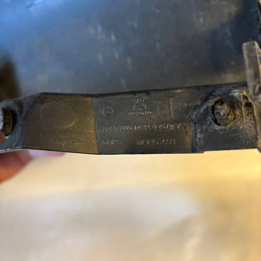 Mercedes W447 Vito Arka Stop Köşesi A4478851422