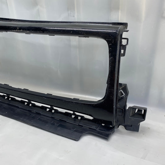 Mercedes W463 Radyatör Izgarası A4638885100