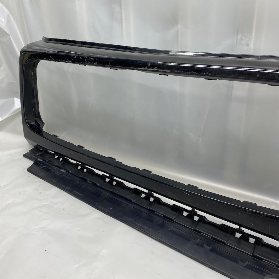 Mercedes W463 Radyatör Izgarası A4638885100
