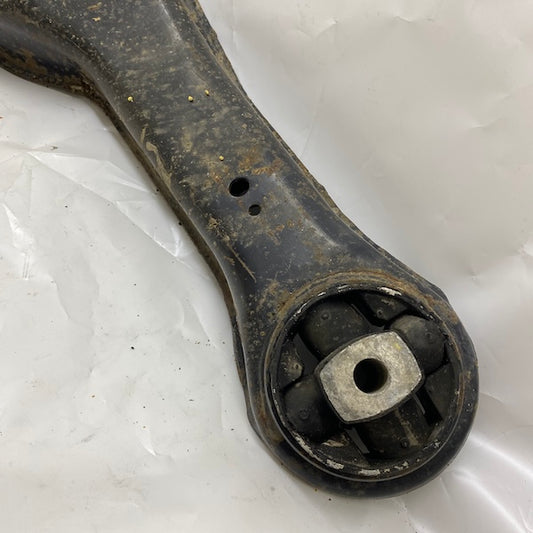 Mitsubishi Carisma Arka Sol Taşıyıcı Orijinal