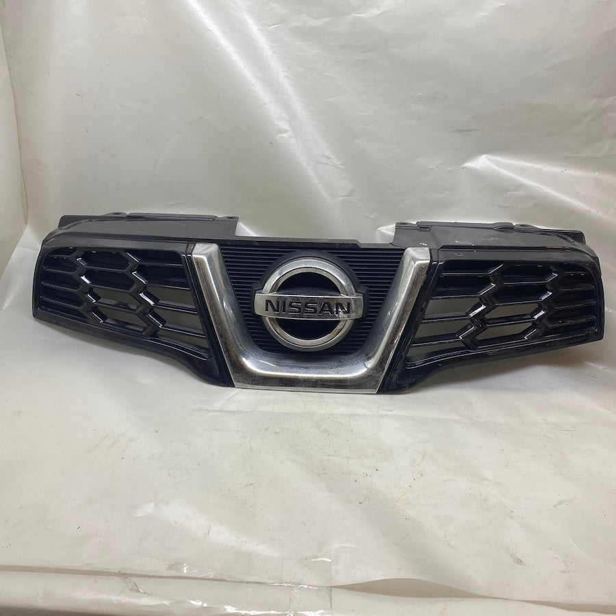 NISSAN Qashqai Ön Panjur Orjinal