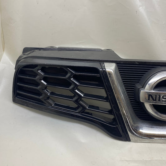 NISSAN Qashqai Ön Panjur Orjinal