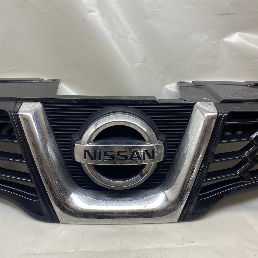 NISSAN Qashqai Ön Panjur Orjinal
