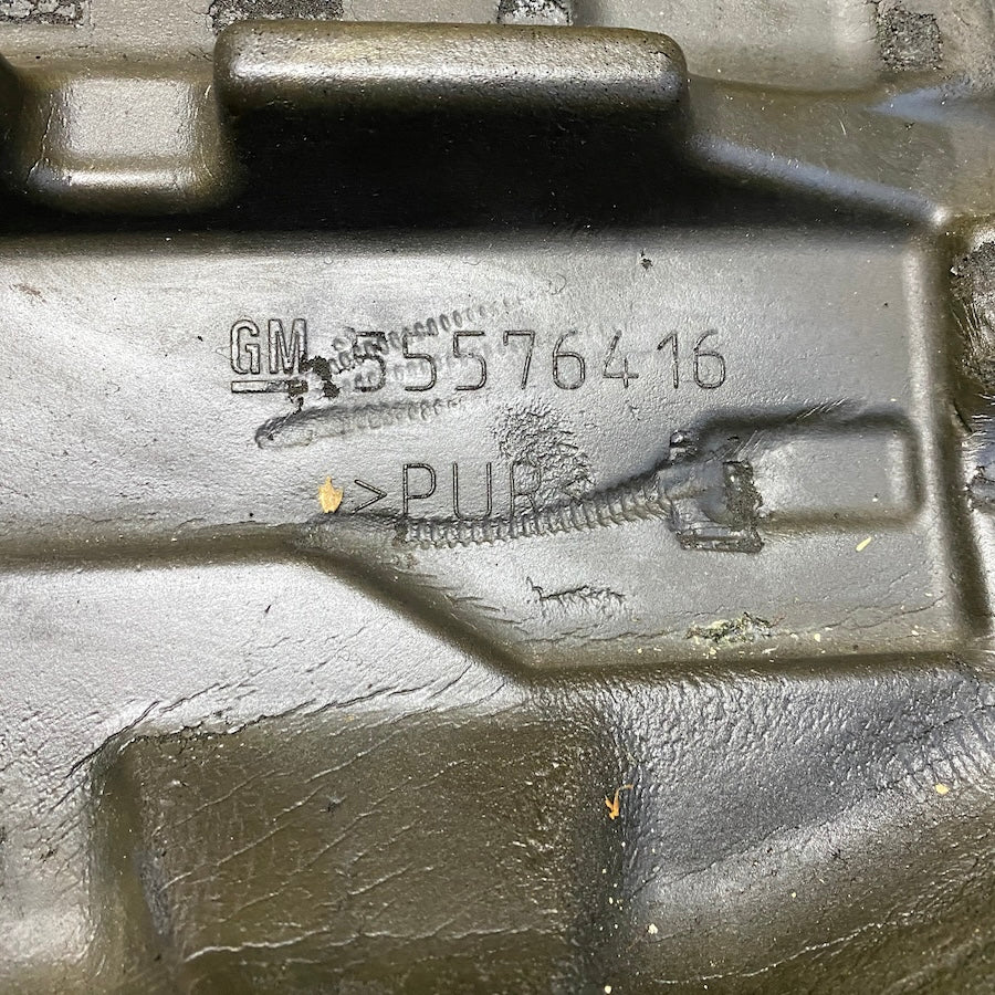 OPEL Astra J Motor Üst Kapak GM 55576416