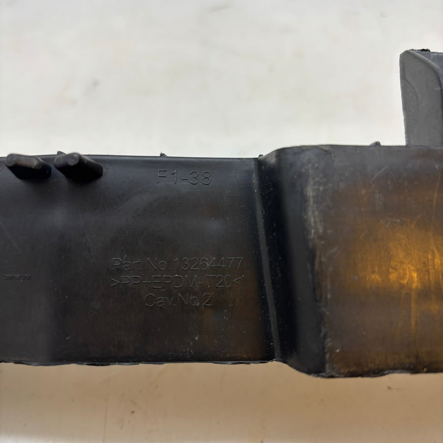 Opel Astra J Ön Panel Braketi 13264477