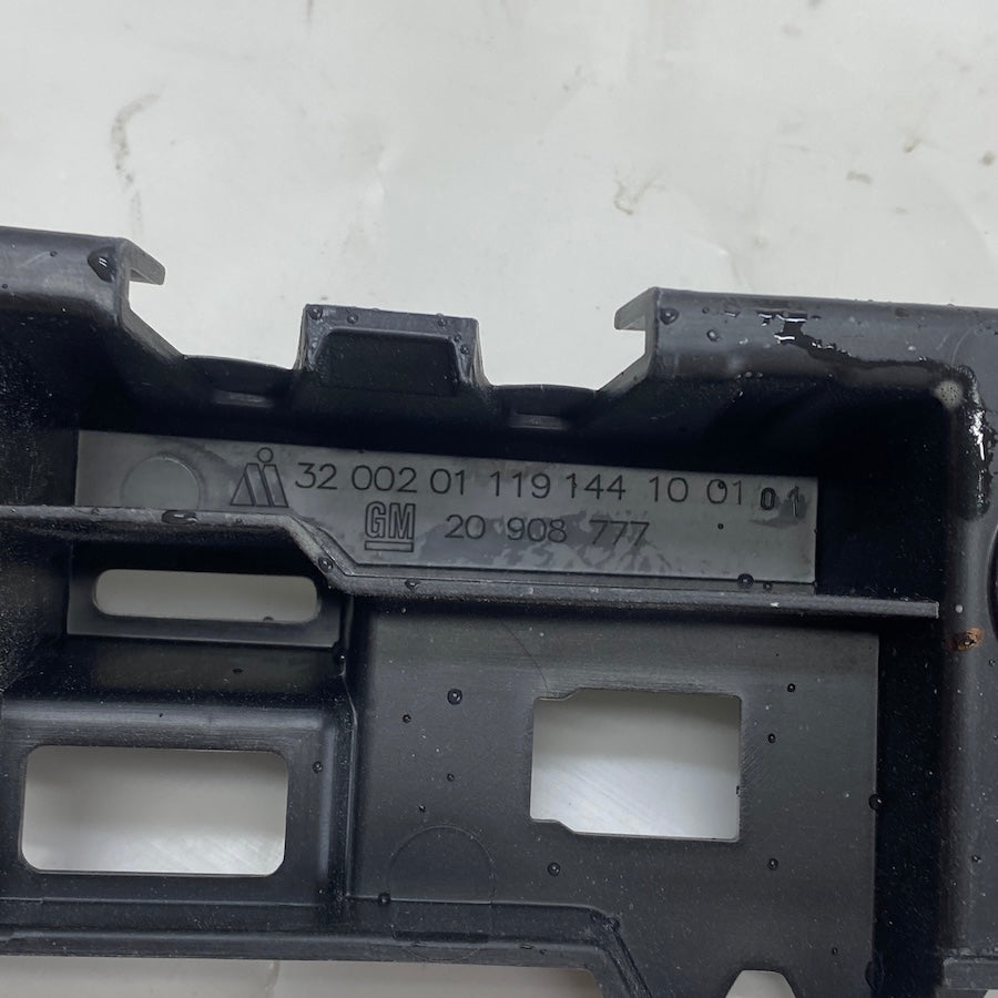 Opel Astra J Sedan Arka Tampon Orta Braket 20908777 - En Uygun Oto Parça