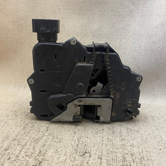 Opel CORSA D Ön Sol Kapı Kilidi 13258271 EE