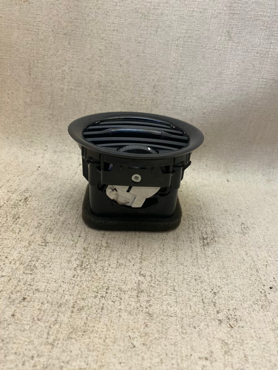 Opel Corsa Hava Üfleme Menfezi 13203702