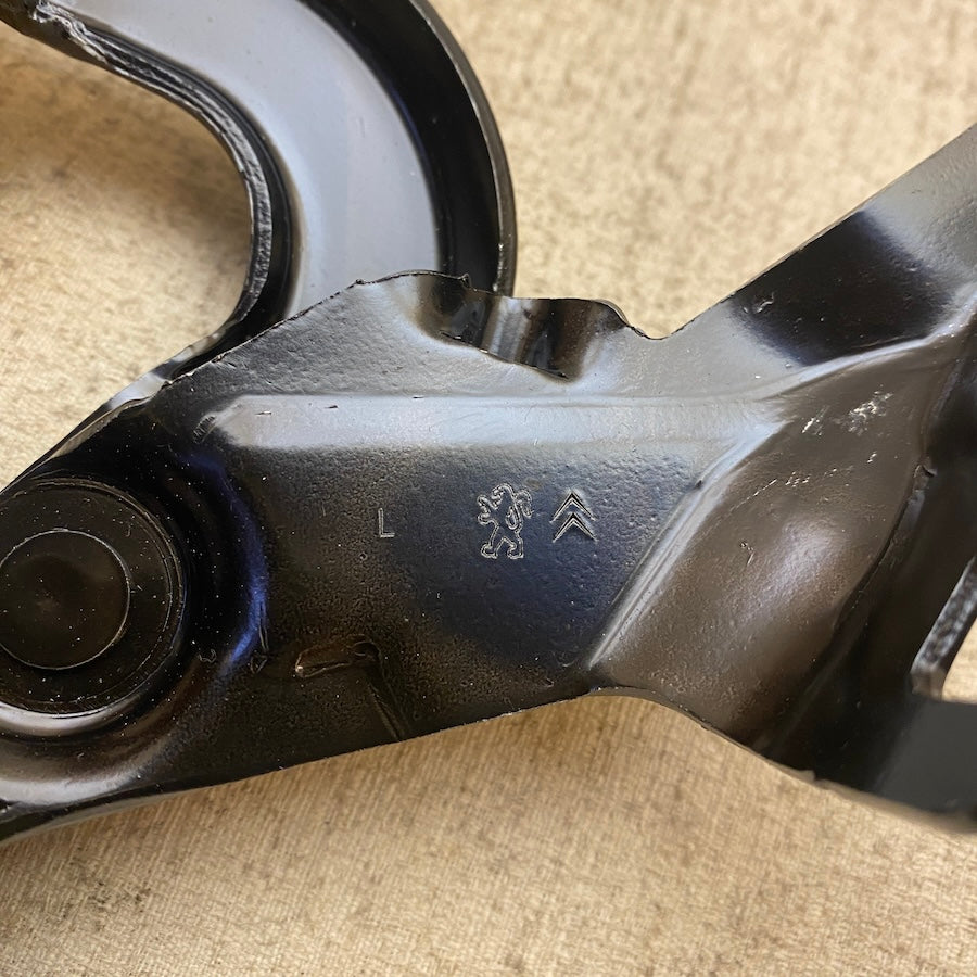 PEUGEOT 301 Kaput Menteşesi Sol 96747972